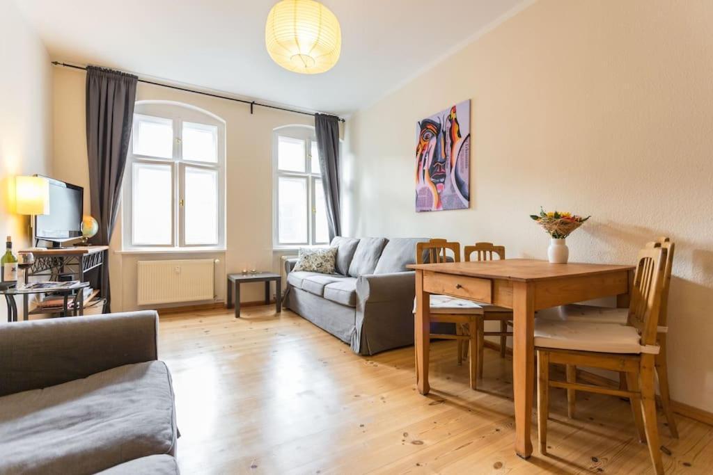 Zentrale Altbauwohnung Im Helmholtzkiez برلين المظهر الخارجي الصورة